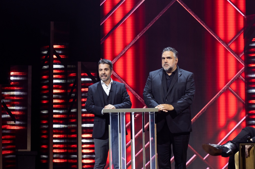 Dominic Sillon Comédien, Auteur Qui Joue Qui